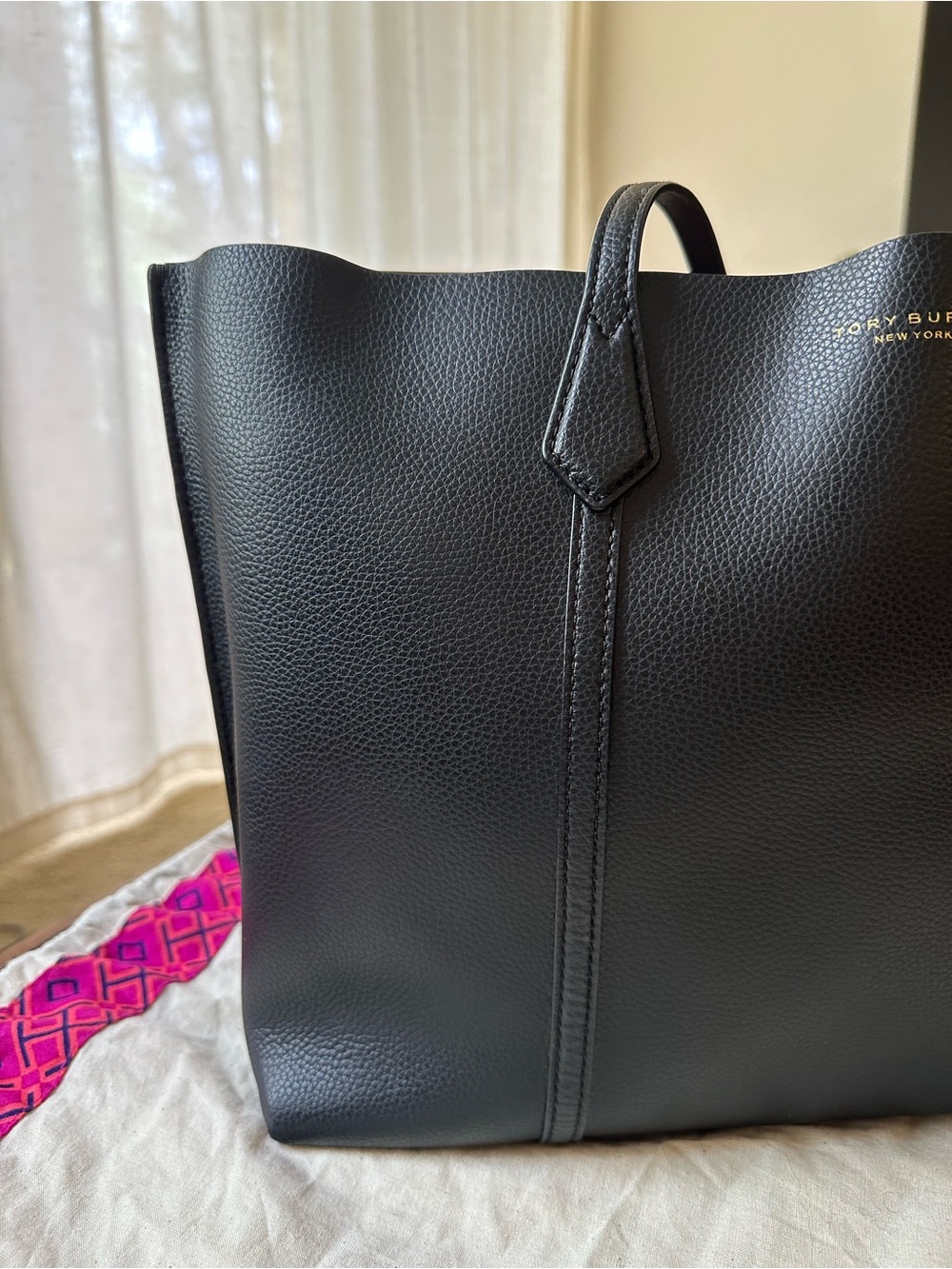 Tory Burch Perry Large Leather Tote | Excellent Condition | Work Laptop Bag - Picture 3 of 12